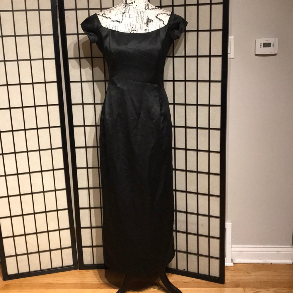 👹Vera Wang Satin off shoulder Vintage y2k Pencil Formal Evening Retro Gown M